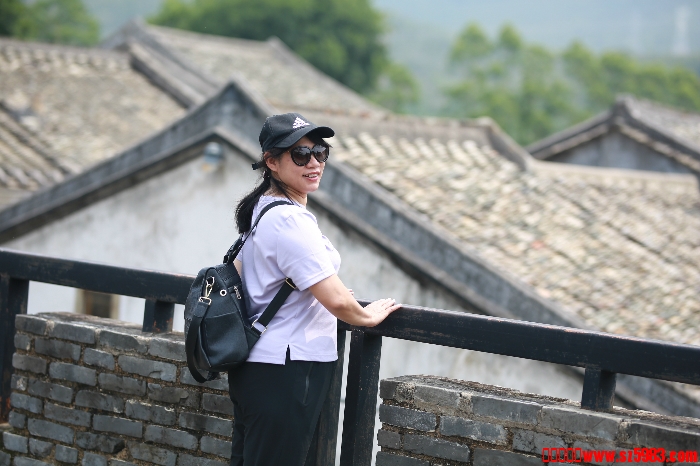 162648f555gfx5hpxuxhzx.jpg